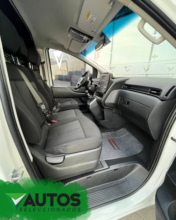 HYUNDAI STARIA - Imagen 6