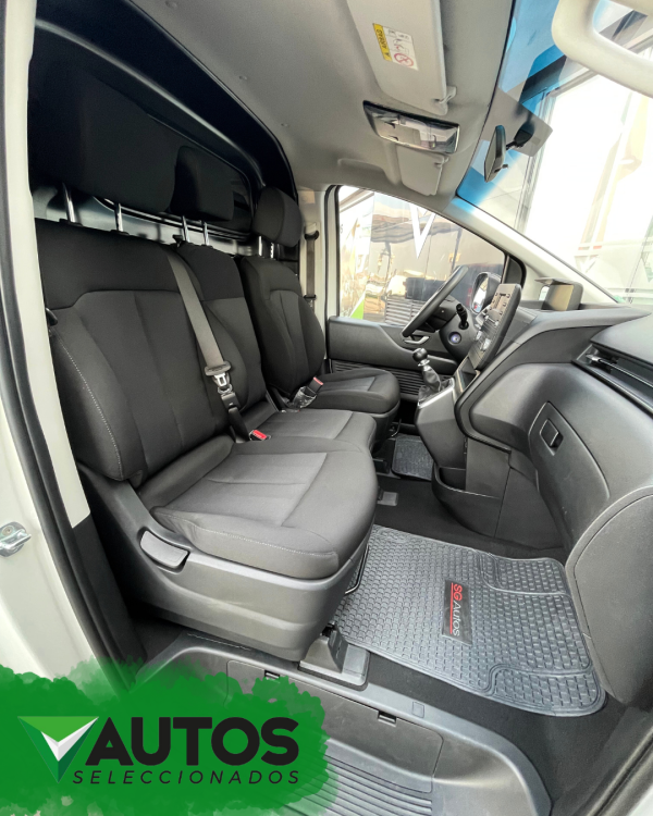 HYUNDAI STARIA - Imagen 8